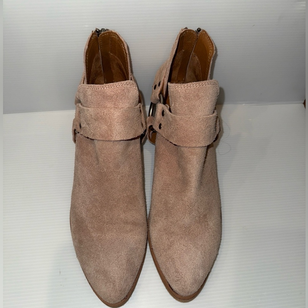 Womens Frye Beige Suede Ray Harness Casual Moto Ankle Boots Booties Size 8.5 M - Picture 4 of 7